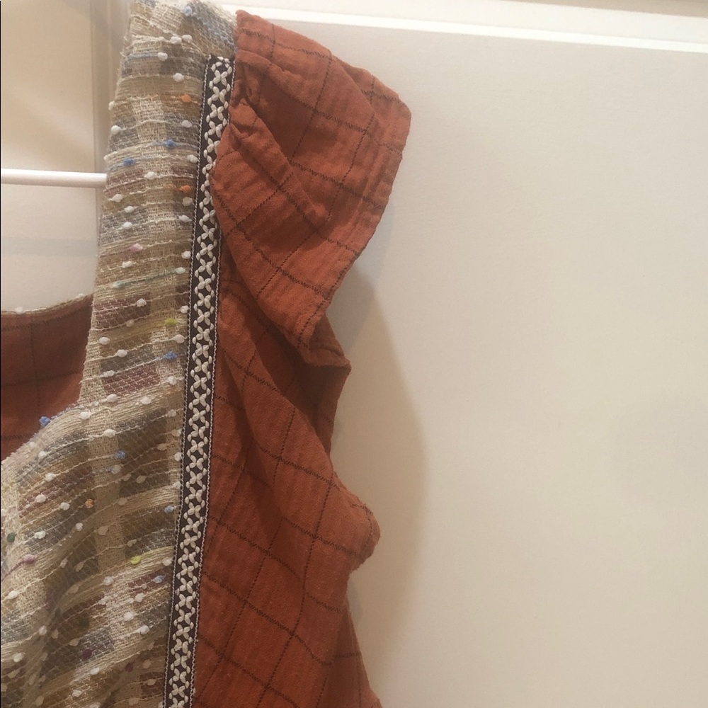 Entro Terracotta Blouse with Geometric Accents - Picture 6 of 9
